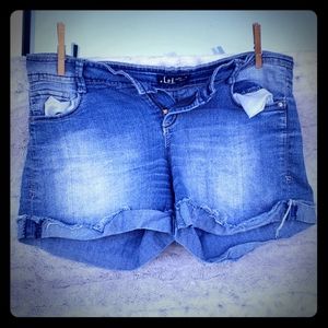 Cut off shorts